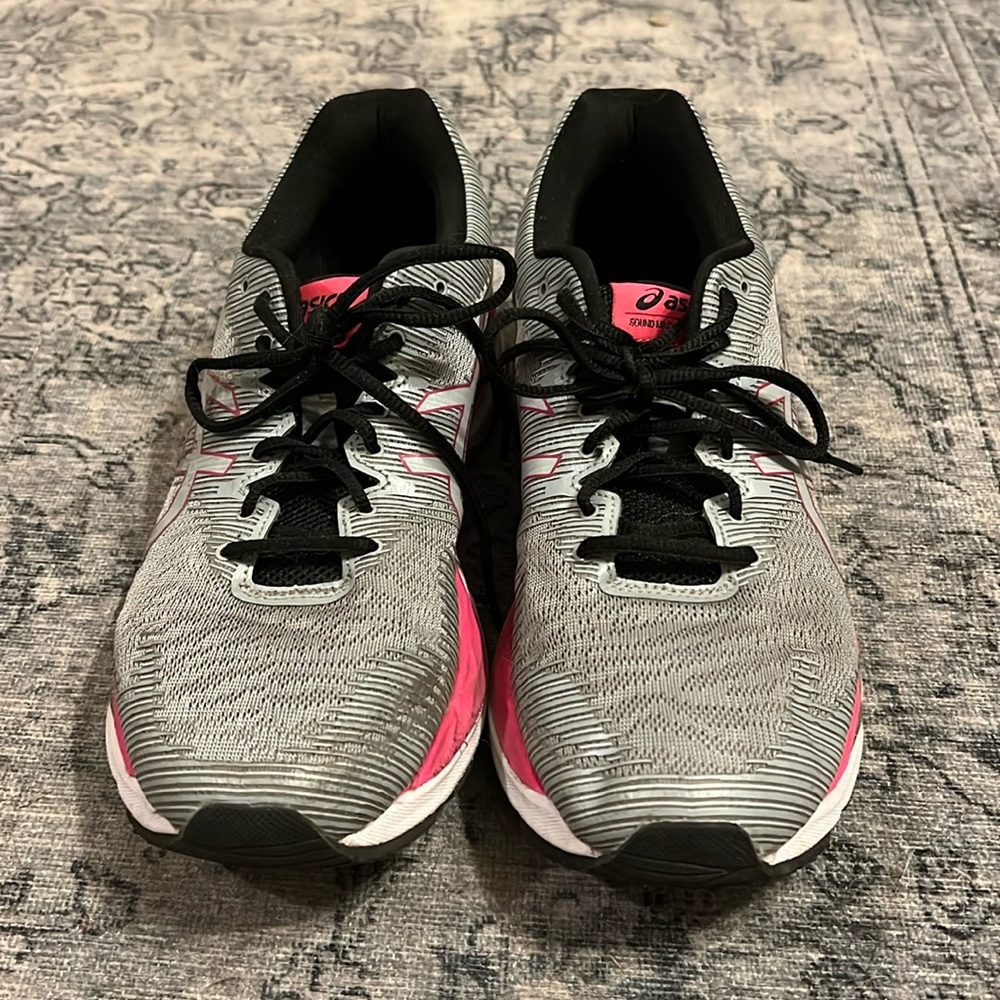 ASICS Tennis Shoe
